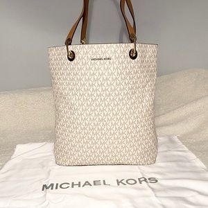 Michael Kors Raven Tote Top Zip